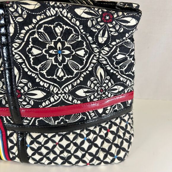 Vera Bradley Barcelona Black White Quilted Geo Print Red Accents Shoulder Bag - Picture 4 of 14